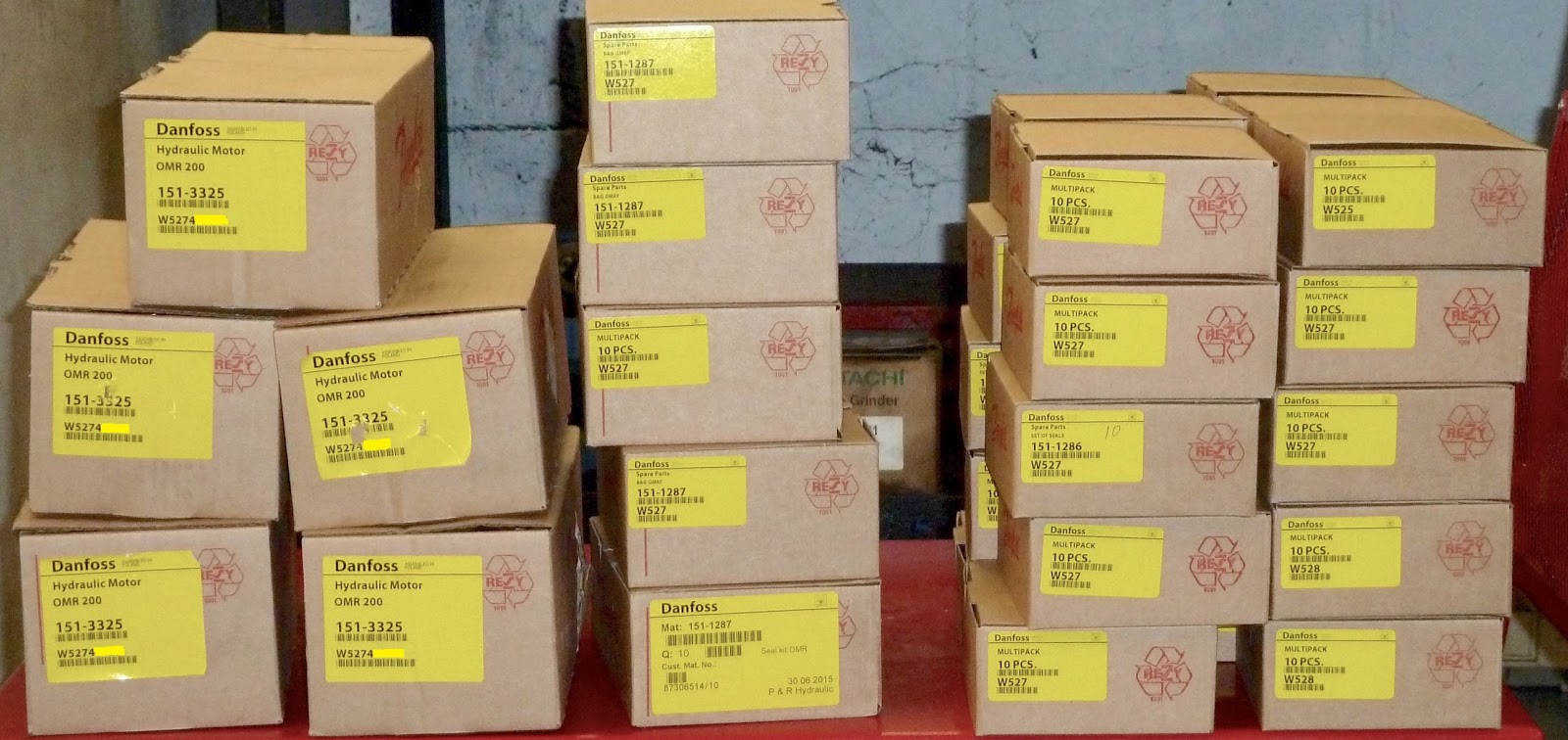 P & R HYDRAULICS LTD Danfoss Fluid Power Sales Partner