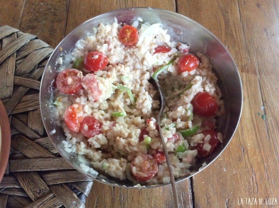 ensaladera-con-arroz-y-verduras