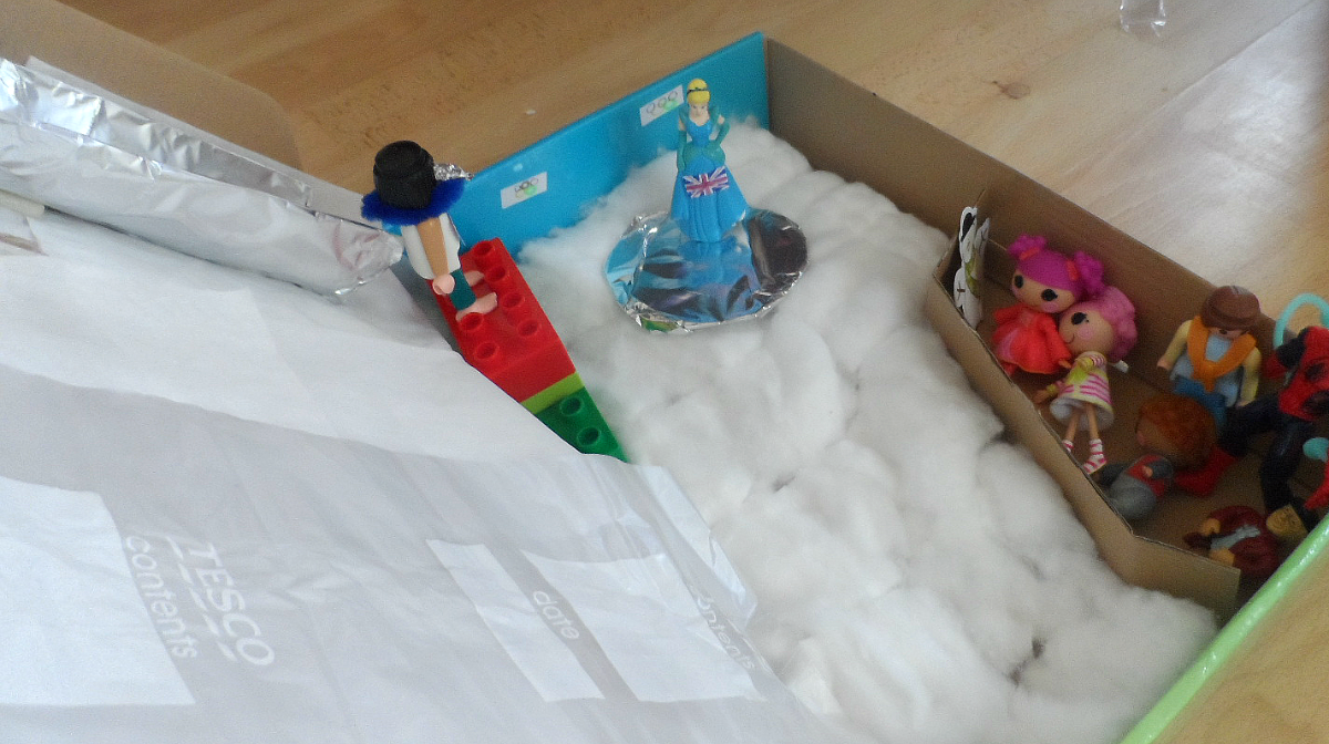 Princess Pipe Trapped 3 Little Chicks Costume Clothes Rack, In this