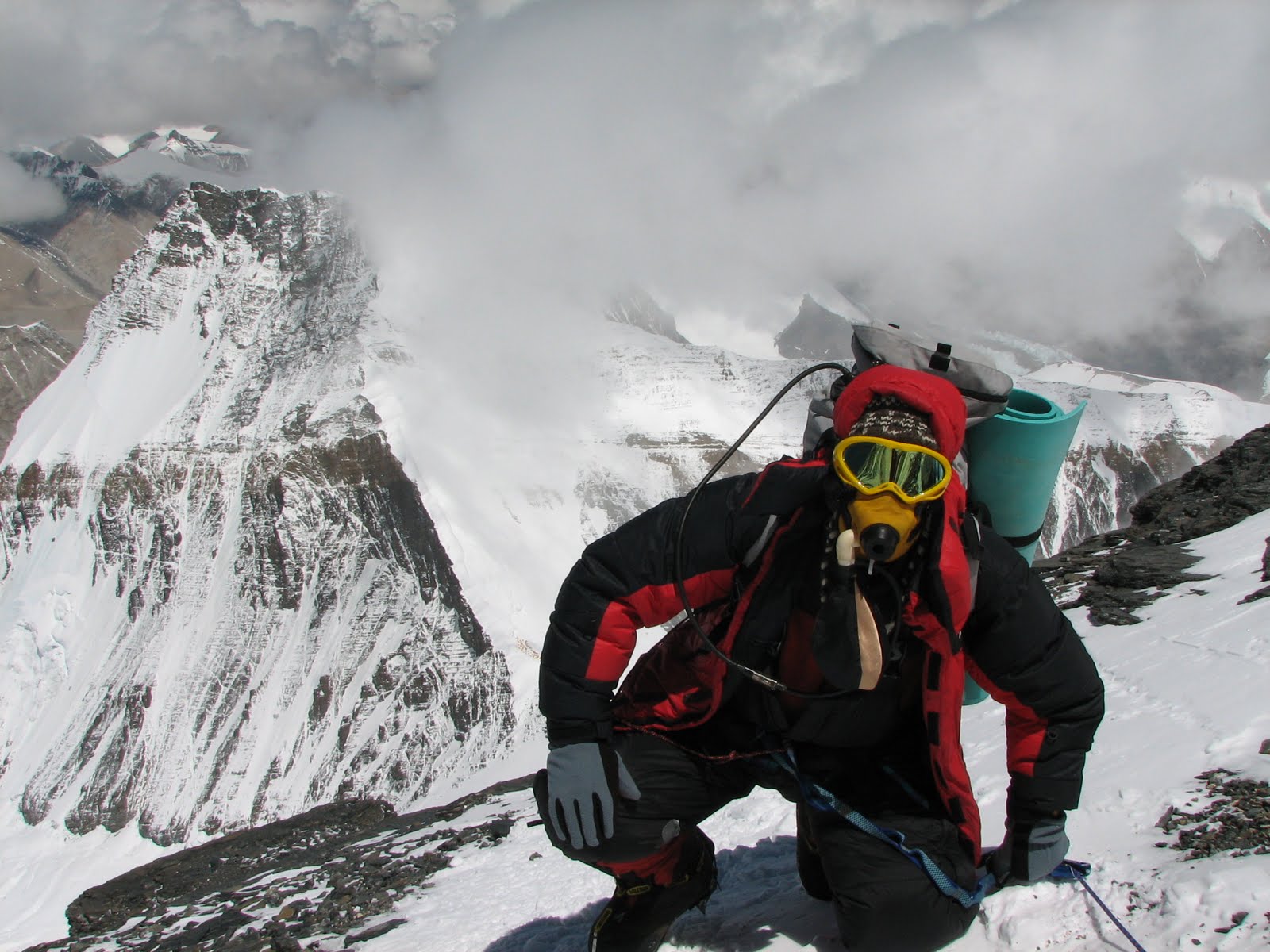 Using bottled oxygen In Mount Everest Great Mountain