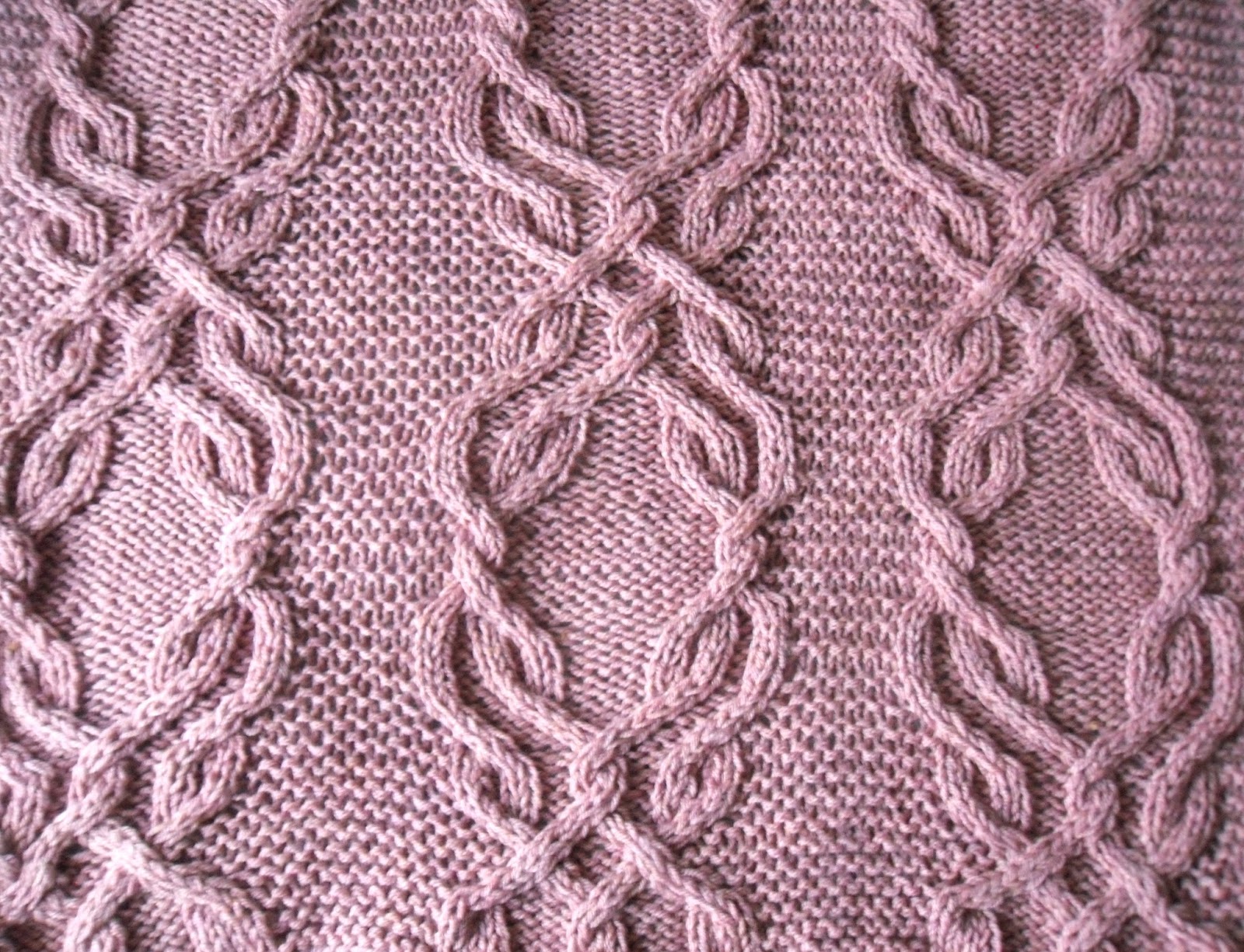 The Feminine Touch UK Knitting / Felting blog Free Pattern Cable