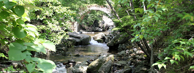 Puente Seungseon en la subida al templo Seonamsa