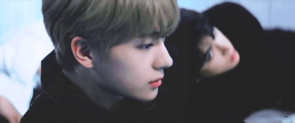 최대 리즈찍고 시작부터 비주얼 폭격하는 남돌.jpgif | 인스티즈