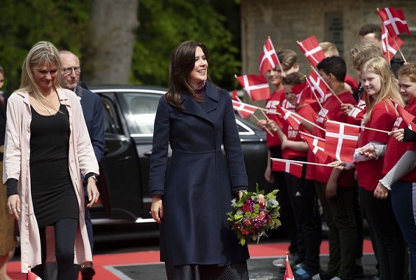 Max Mara cashmere, wool and angora coat. the Christmas Seal Foundation. new hospice in Noerresundby