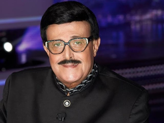 منح جائزة فاتن حمامة للفنان القدير سمير غانم منح جائزة فاتن حمامة للفنان القدير سمير غانم