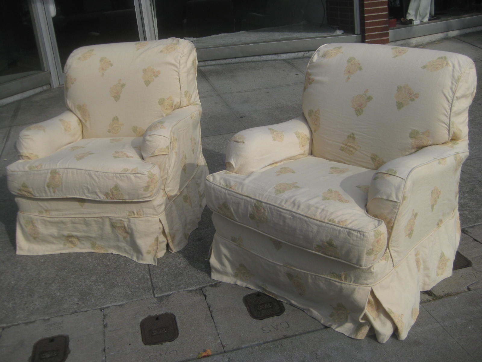 plush single chairs