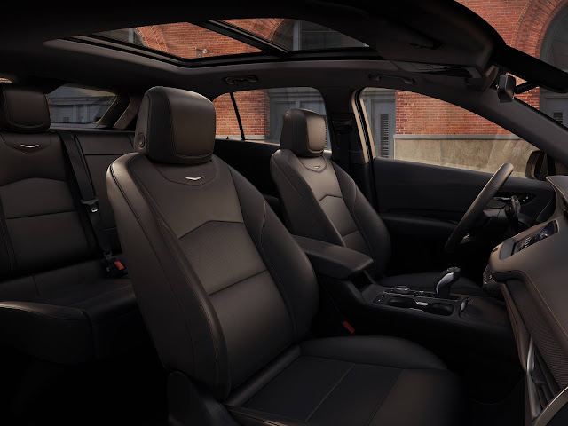 Cadillac XT4 - interior