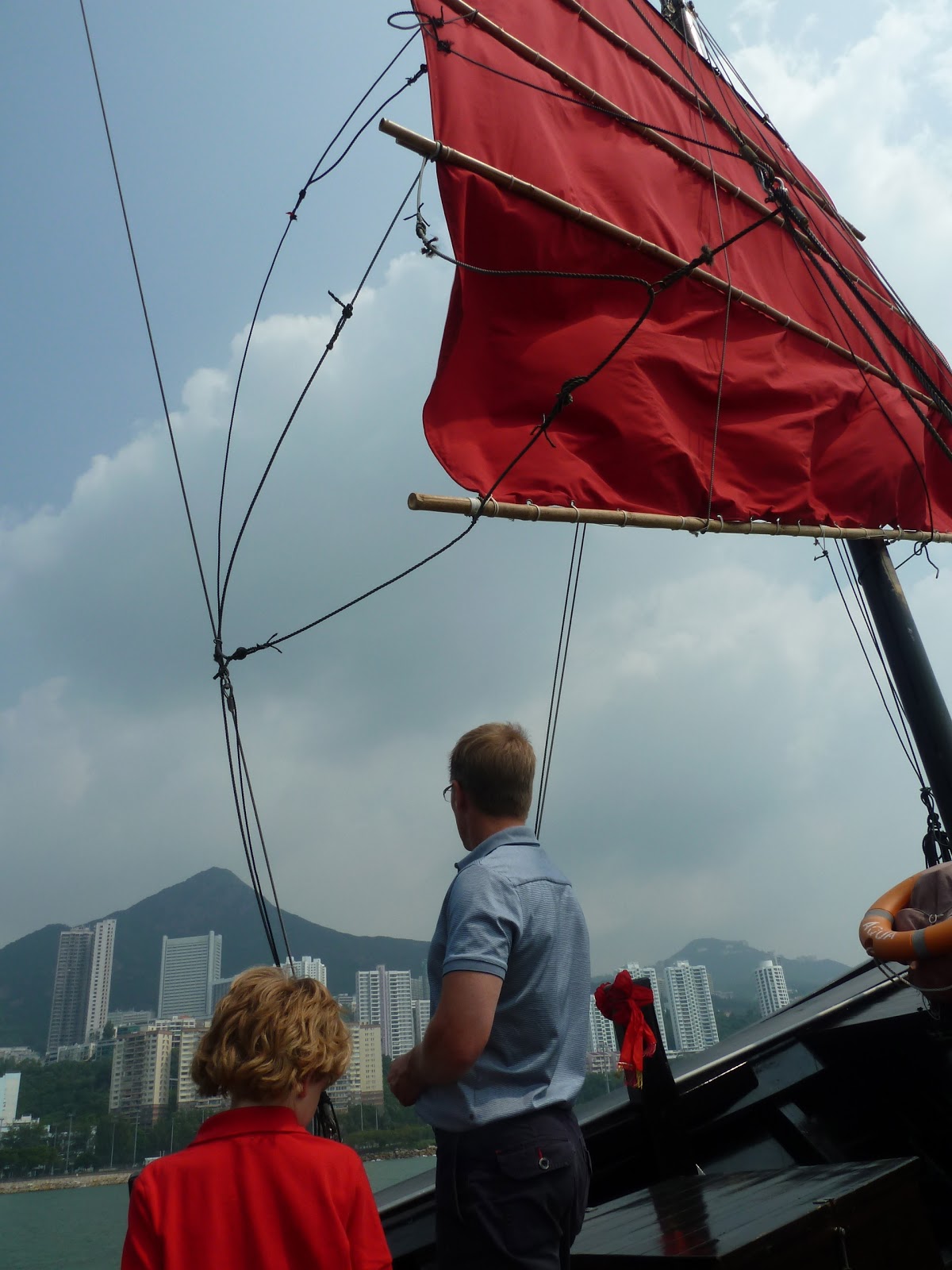 Sparrows & Sparkle Sailing Hong Kong Harbour on the Aqua Luna