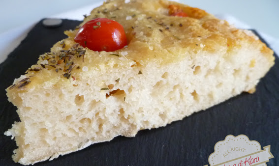 FOCACCIA DI PATATE CON POMODORI E ORIGANO FOCACCIA DI PATATE CON POMODORI E ORIGANO