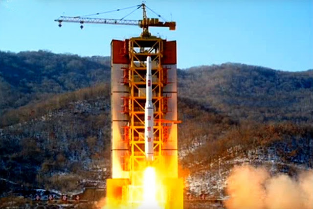 Cohete norcoreano con el satélite Kwangmyongsong-4