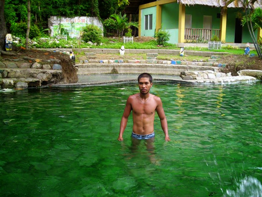 Hot Spring in Brgy . Malbog , Marinduque - Hot and relaxing water yet the foul smell of sulfur is irritating. 