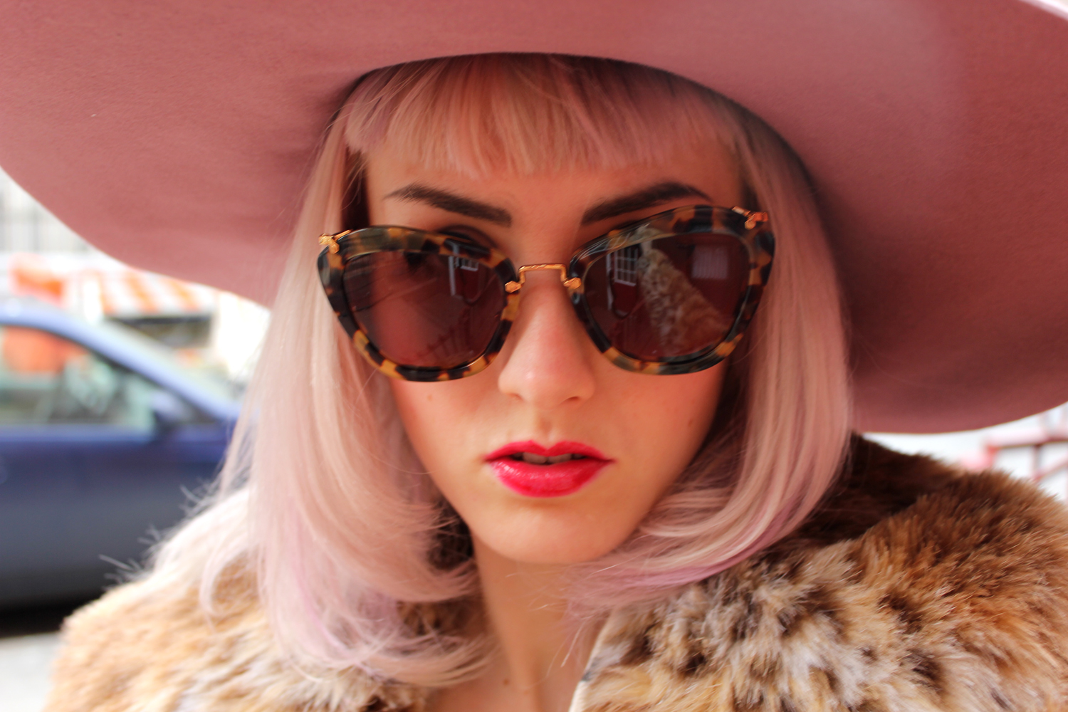 Очки miu miu солнцезащитные женские. Песня на мне очки миу миу ремикс. Очки миу миу овальные. Очки miu miu. Песня на мне очки миу миу ремикс.