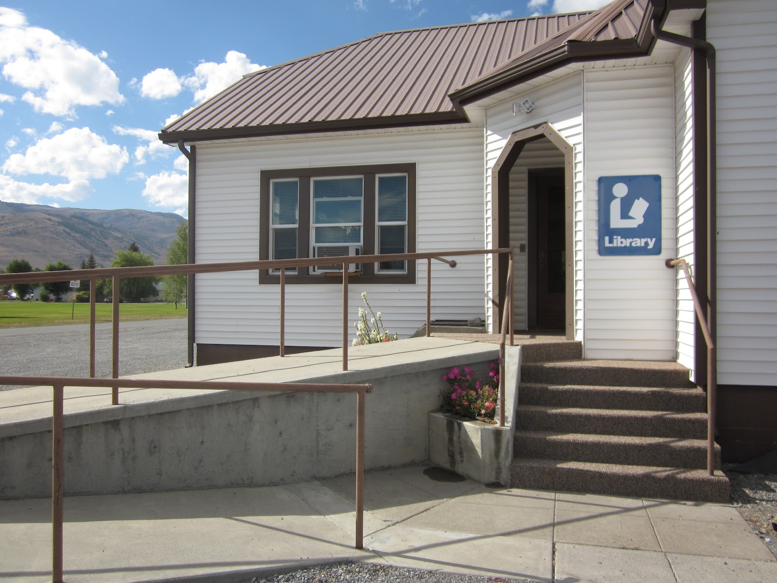 Mackay, Idaho 83251 Mackay Library Gets New Outside Carpeting Today