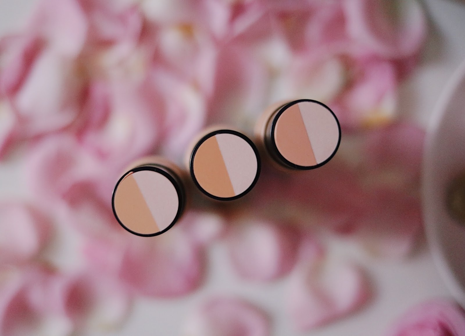 BY TERRY , Nude-Expert Duo Stick ,2.5 Nude Light , 3 Cream Beige ,4 Rosy Beige , FONDATION ,ENLUMINEUR , FOND DE TEINT STICK , ROSEMADEMOISELLE , ROSE MADEMOISELLE , REVUE, AVIS , PARIS ,