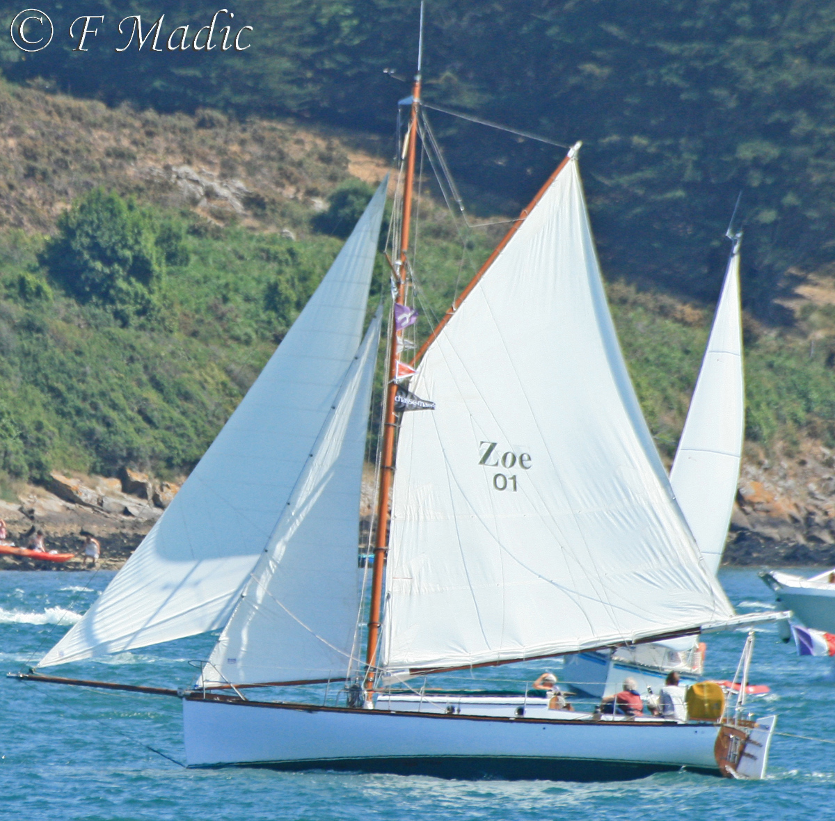 Voilier à un mât (voile aurique ou carrée) ZOÉ