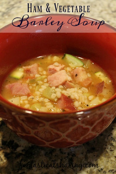 Ham & Vegetable Barley Soup // This soup is so lovely and it reminds me so much of minestrone! #recipe #soup #ham