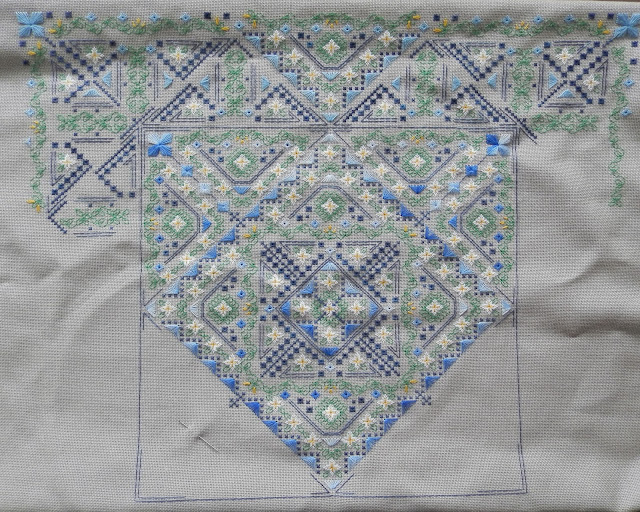 Daisy - special stitch design by Brodeuse Bressane