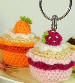 http://translate.google.es/translate?hl=es&sl=en&tl=es&u=http%3A%2F%2Fmojimojidesign.com%2F2014%2F09%2F24%2Fits-my-birthday-and-ill-crochet-if-i-want-to%2F