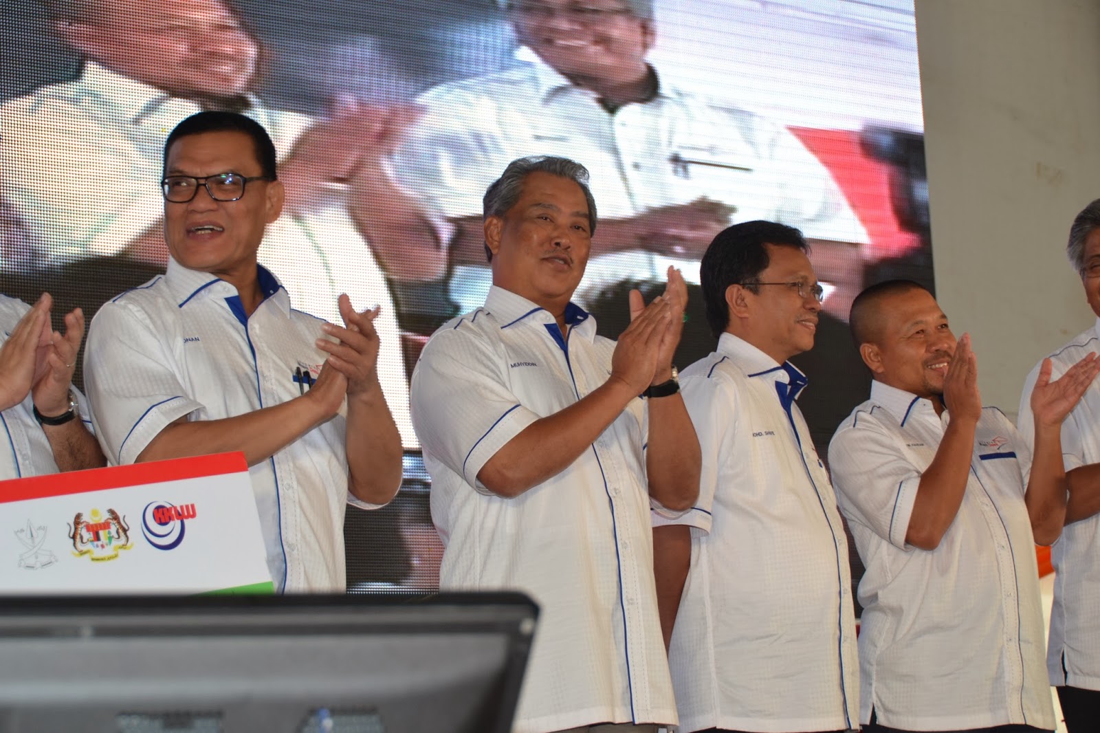 Khabar Pahang: Membanggakan; Kampung Peruas, Ulu Dong, Raub ialah johan ...