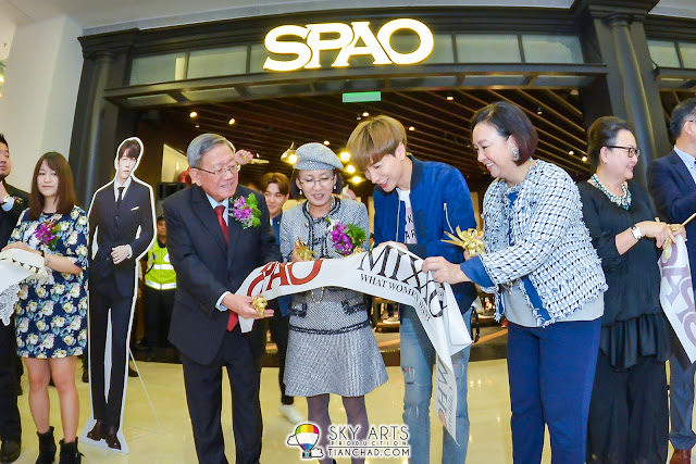 Ribbon cutting ceremony at SPAO Malaysia Grand Opening @ Pavilion KL