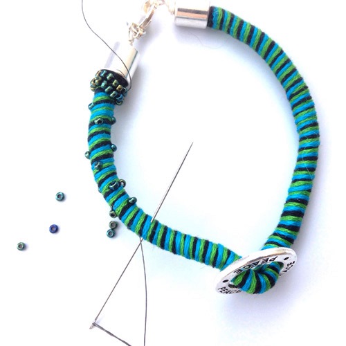 Easy and Fast Way to Make Thread Wrapped Bracelets / The Beading Gem