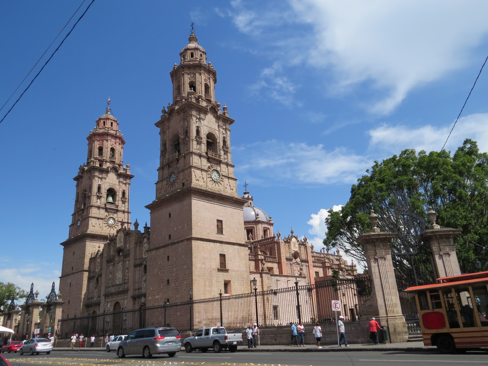 Correndomundo... Morelia , a bonita capital de Michoacán.
