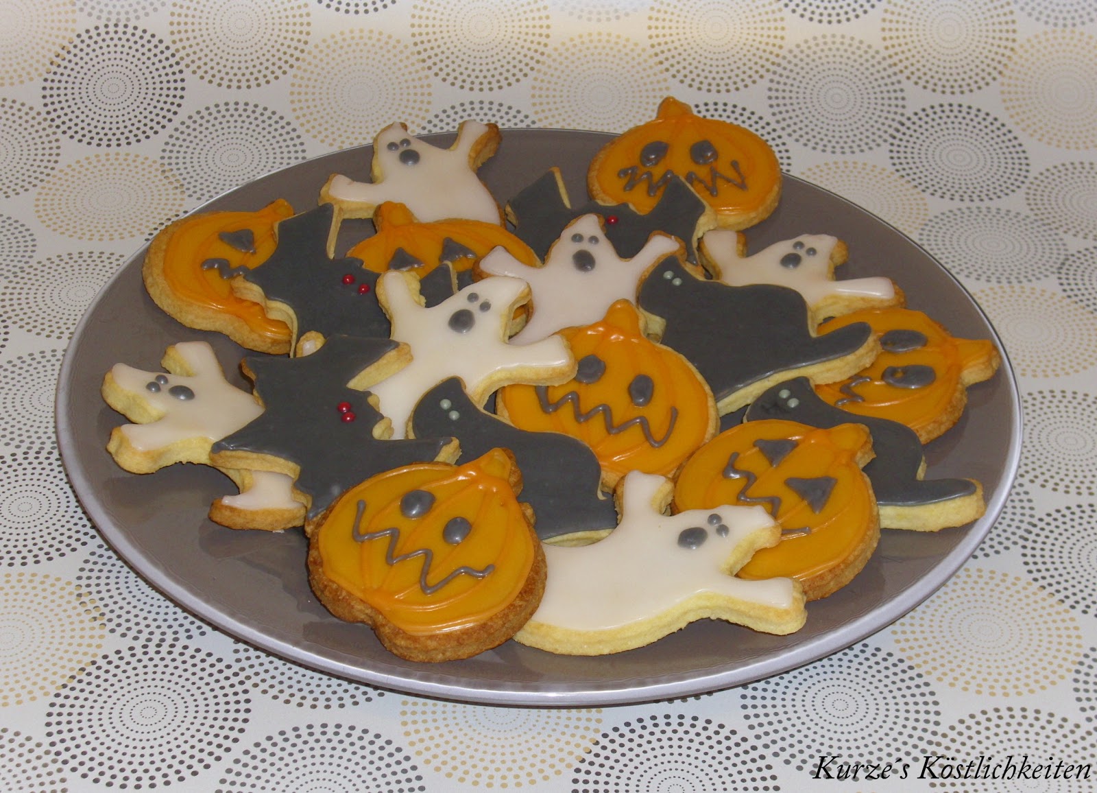 Kurze´s Köstlichkeiten: Happy Halloween #1: Mein Gewinn von Valentina ...