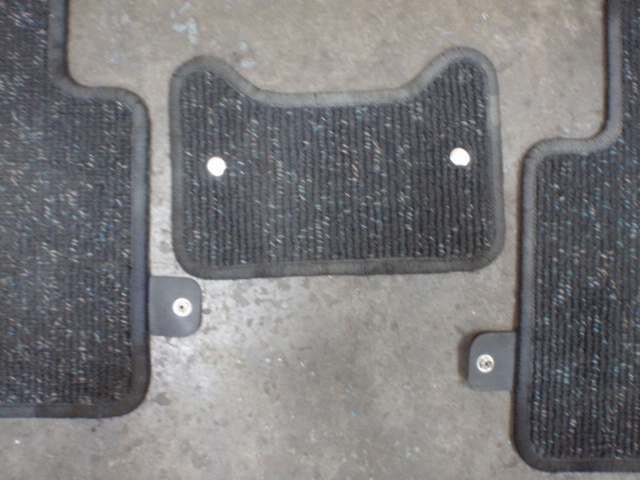 Honda%2BIntegra%2BType-R%2BDC2%2B1%2BSet%2BGenuine%2BCarpet%2BMats%2B%25289%2529.JPG