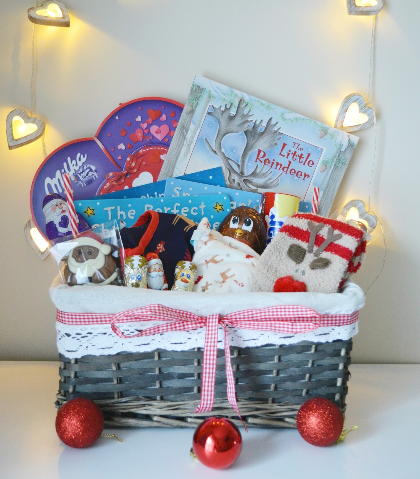 Christmas Eve Box/Basket For Kids What To Include ♥ Dolly Dowsie
