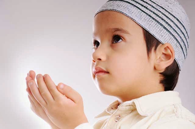 Kumpulan Lucu Anak Kecil Sedang Berdoa Kumpulan Lucu Anak Kecil Sedang Berdoa