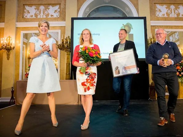 Dutch Queen Maxima presents the Appeltjes van Oranje 2016 award in The Hague. Queen Maxima wore Natan Dress