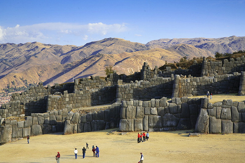 циклопические постройки армении. рапа-нуи остров. руины заброшенной церкви пермский край. шондонг (hang son doong) - самая большая пещера в мире, вьетнам. село пет.