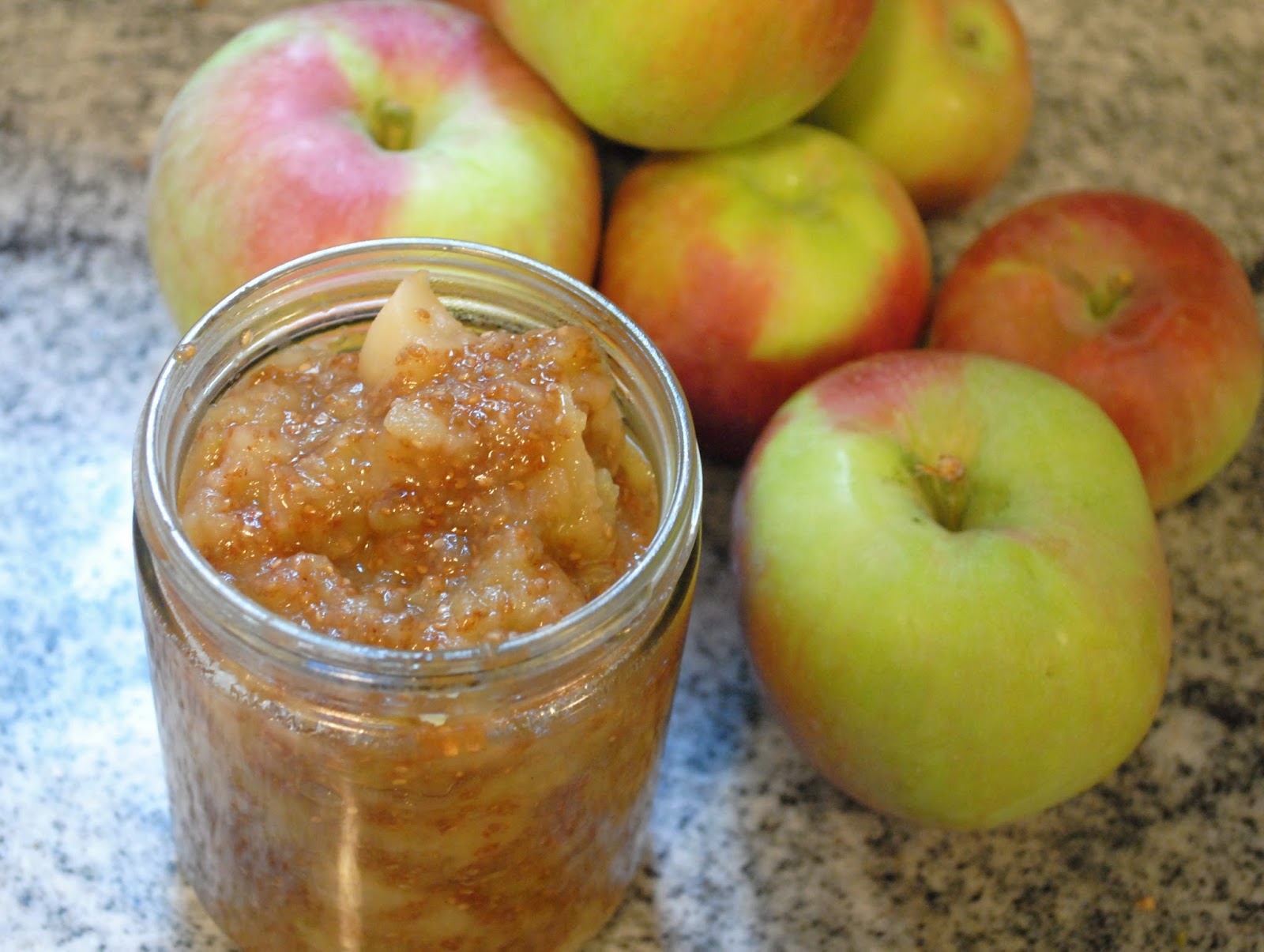 apple-pie-chia-jam
