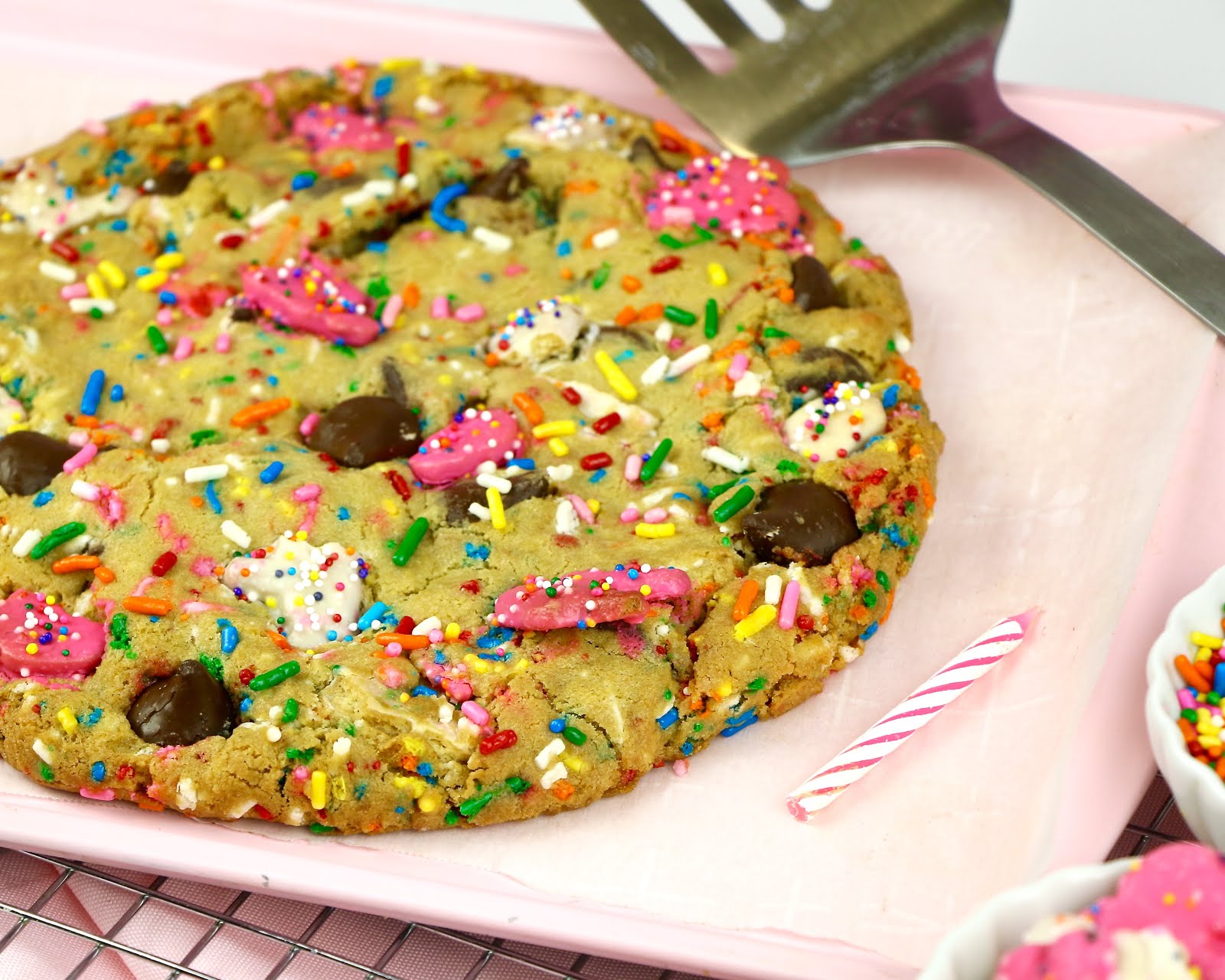 {VIDEO} Giant Funfetti Cake Batter Chocolate Chip Cookie The Lindsay Ann