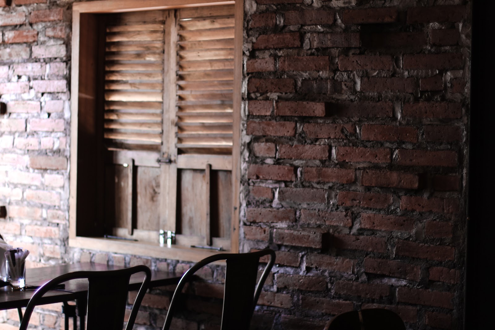 pison coffee shop seminyak Style Frontier