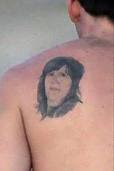 messi se tatuo a la madre en la espalda