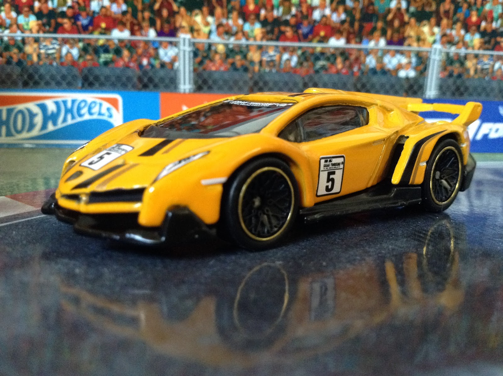 JULIAN'S HOT WHEELS BLOG: Lamborghini Veneno (2016 Retro Entertainment ...