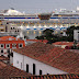 AIDAsol between the roofs of the city