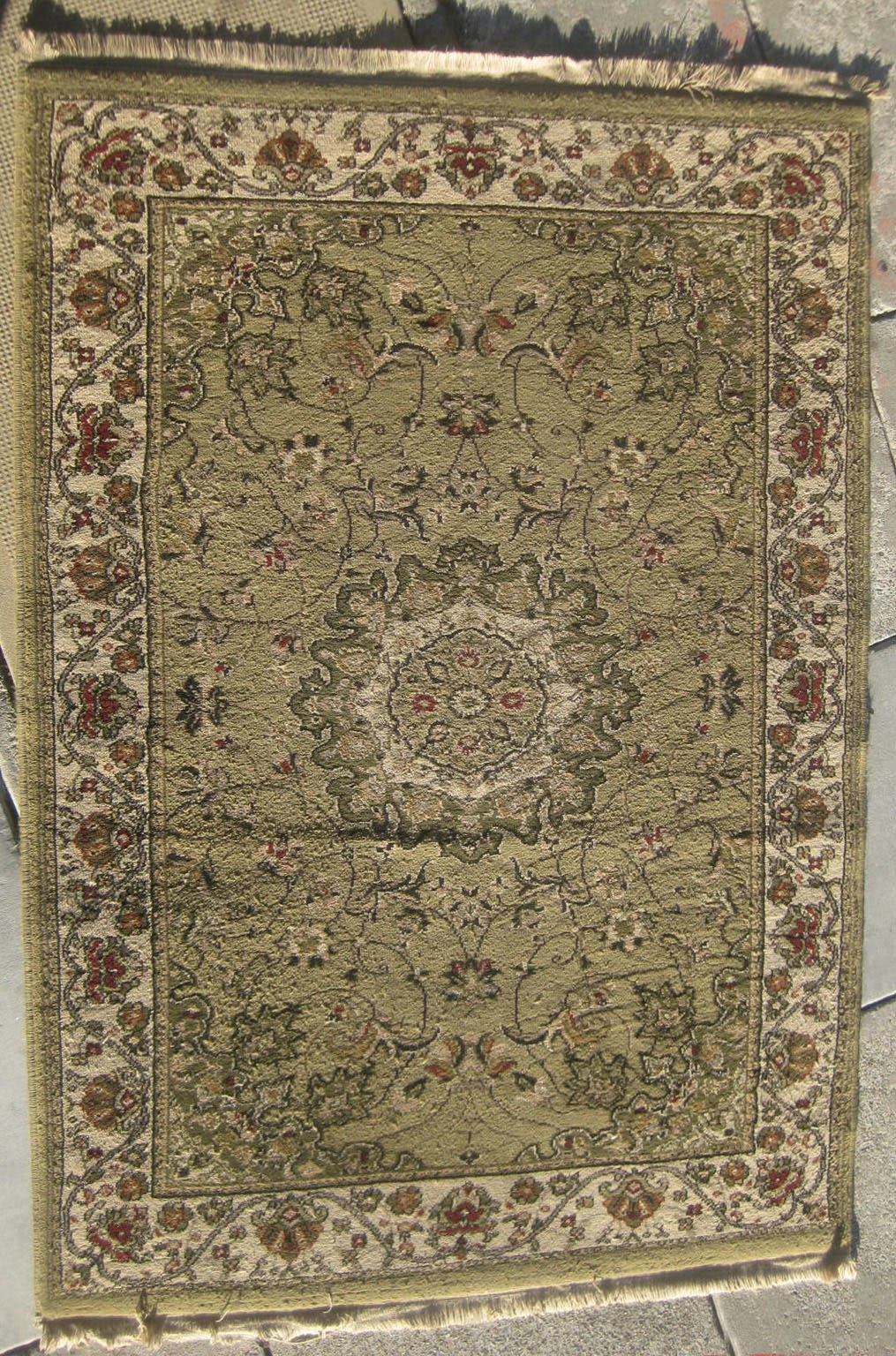 UHURU FURNITURE & COLLECTIBLES SOLD 6' x 4' Acrylic Rug 25