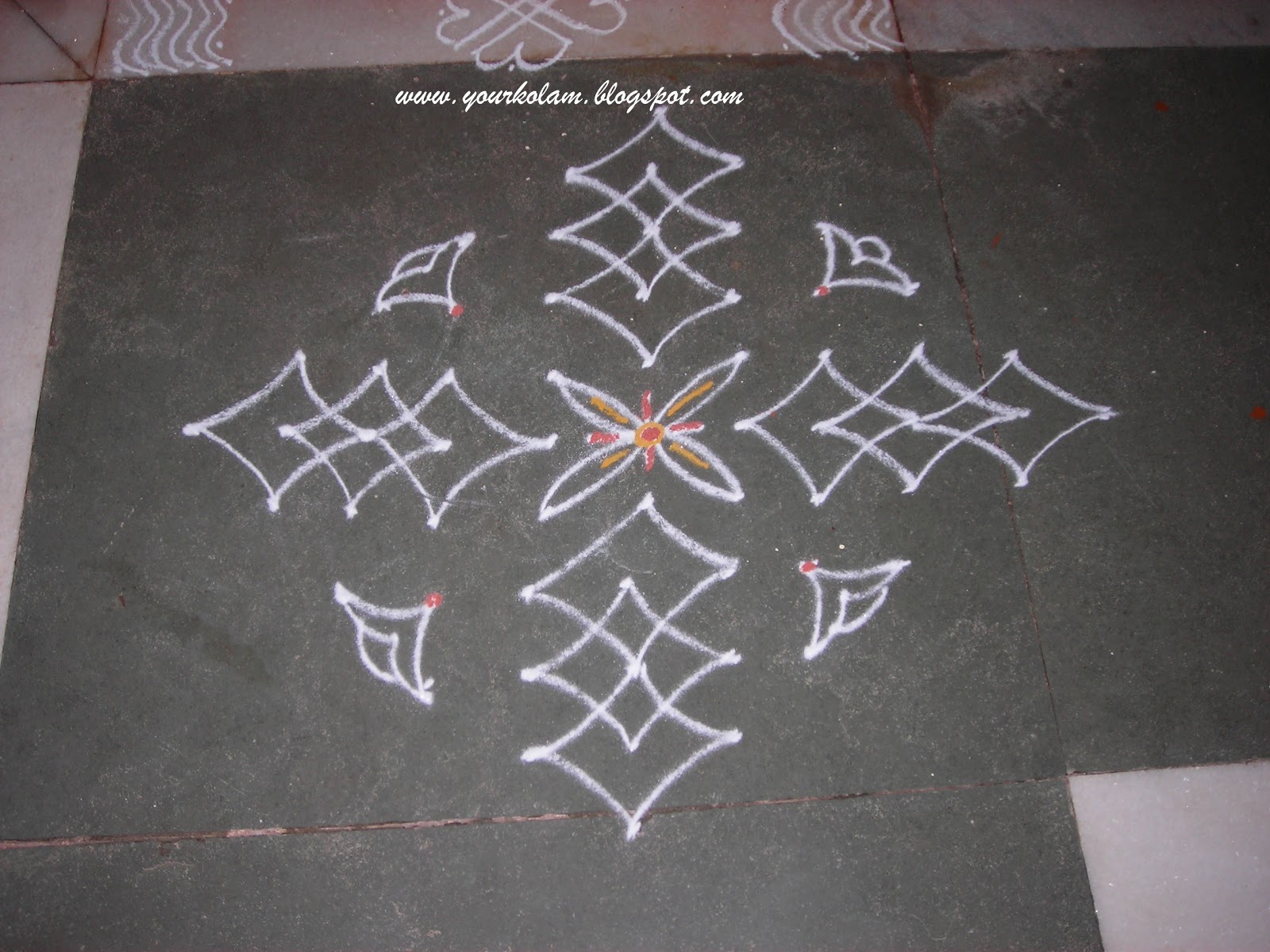 அழியாத கோலம்/ ముగ్గులు / रंगोली : Simple kolam