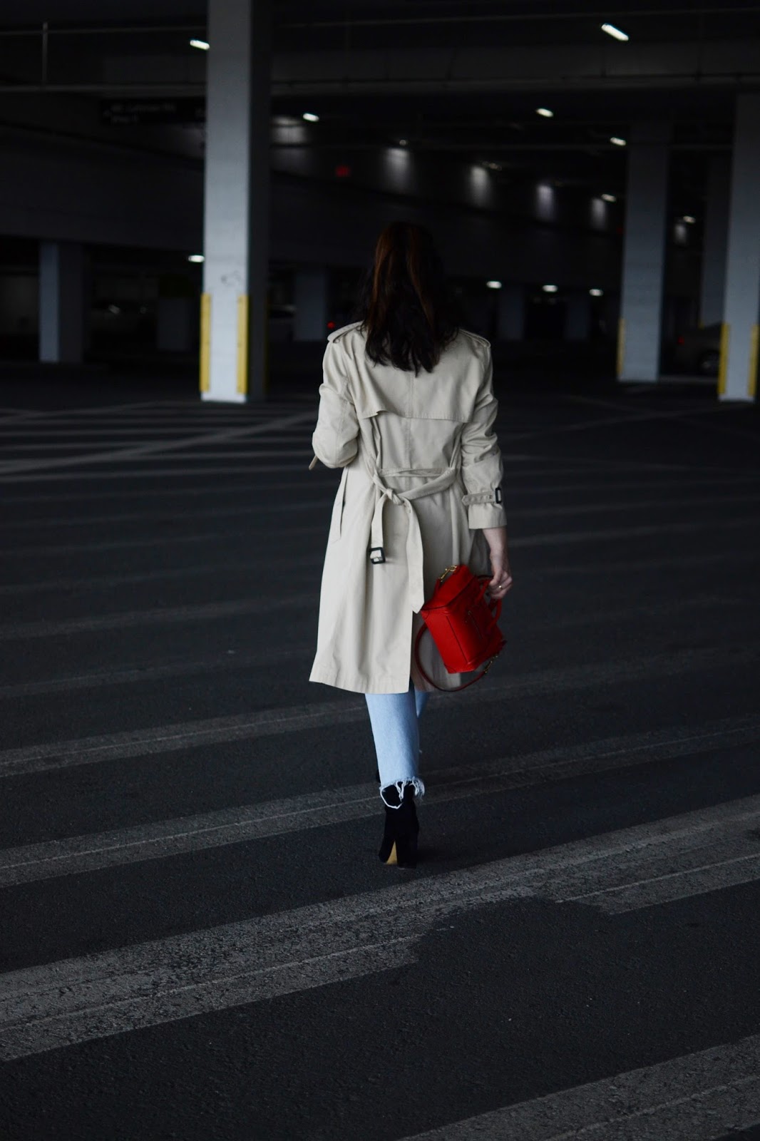 saint laurent trench coat outfit levis wedgie jeans celine nano luggage tote vancouver fashion blogger
