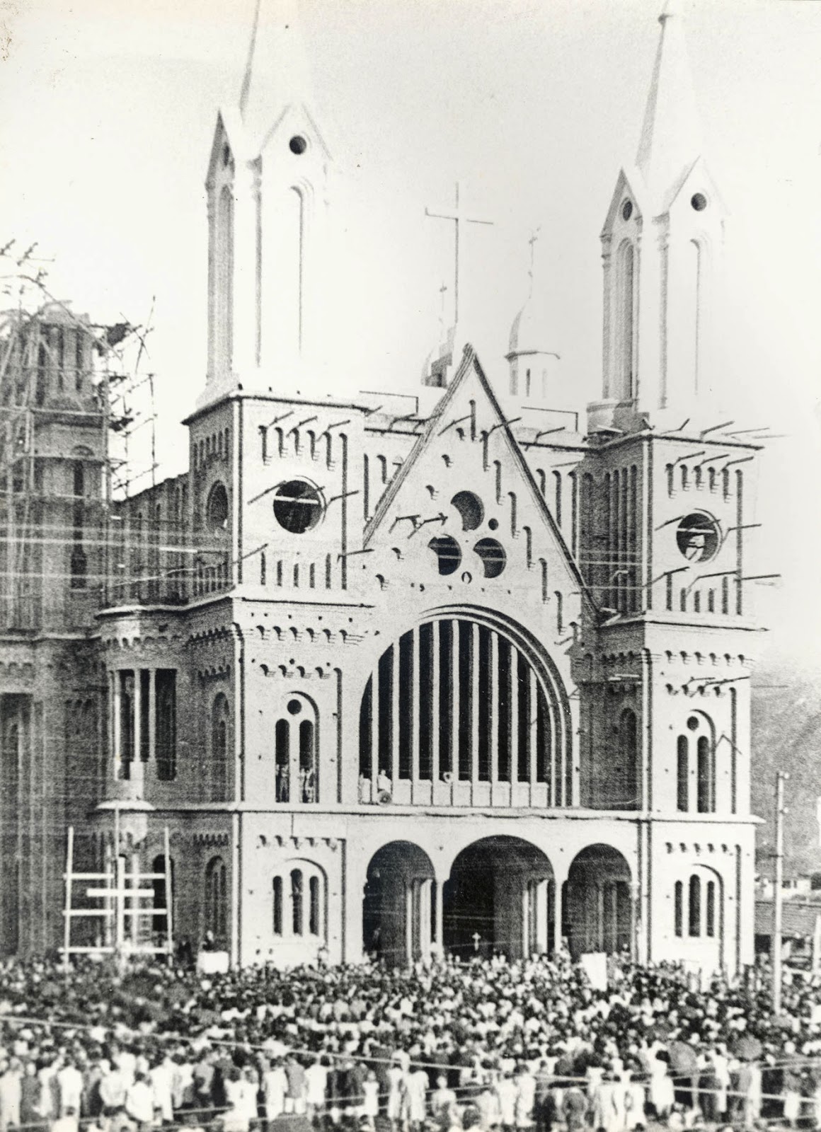 Construção da Igreja Matriz do Santíssimo Sacramento em 1944