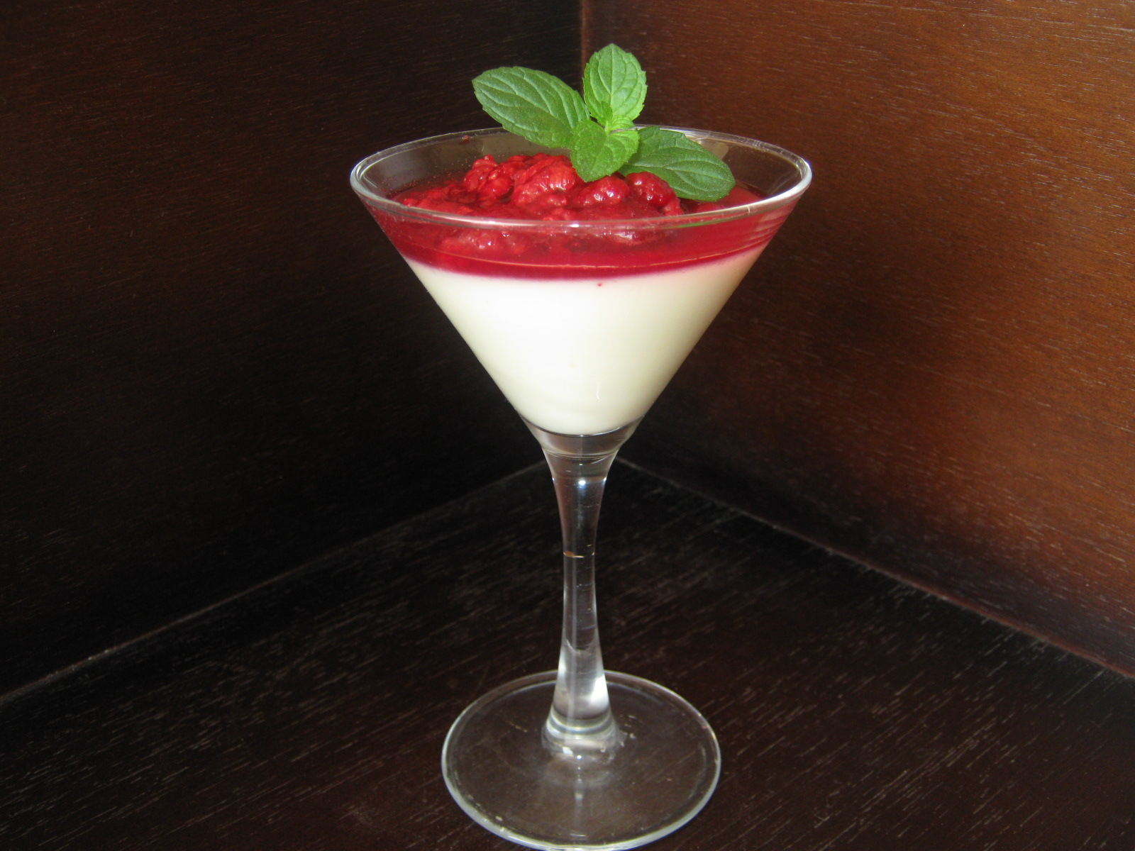 Postres de Lujo preparando panna cotta.....