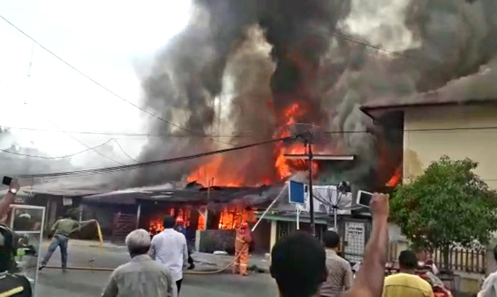 Kebakaran di rakutta sembiring 8 rumah terbakar