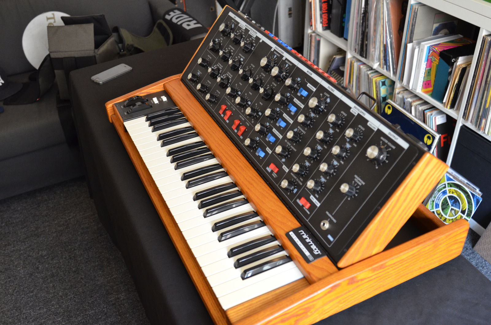 Moog 5. синтезатор moog minimoog voyager xl. Moog синтезатор. Minimoog voyager editor. Minimoog клавишный ласковый май.