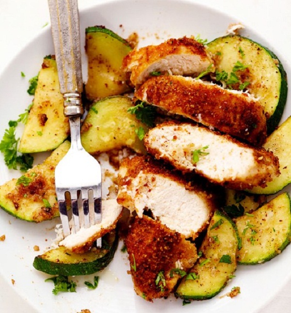 Crispy Parmesan Garlic Chicken with Zucchini Crispy Parmesan Garlic Chicken with Zucchini