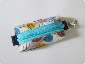 lindapendante dreams: Zip Lipped Fish Pouch With Tutorial