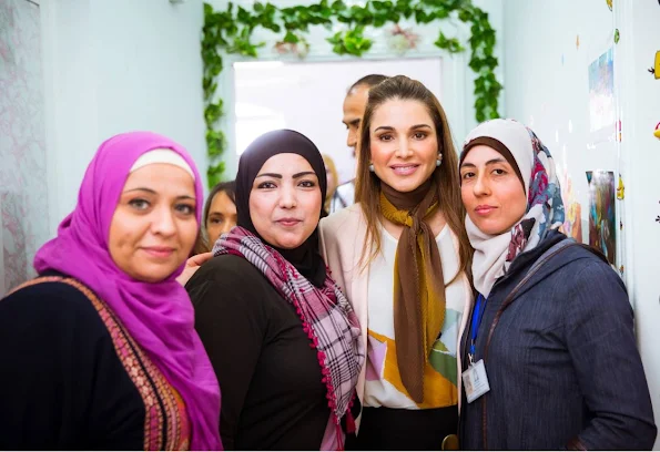 Queen Rania of Jordan while visited the IRC Women’s Protection and Empowerment Center in Ramtha. Jewelery, Diamond Earrings, Diamon, gold rings, wedding dresses, newmyroyals, new my royals, new myroyal