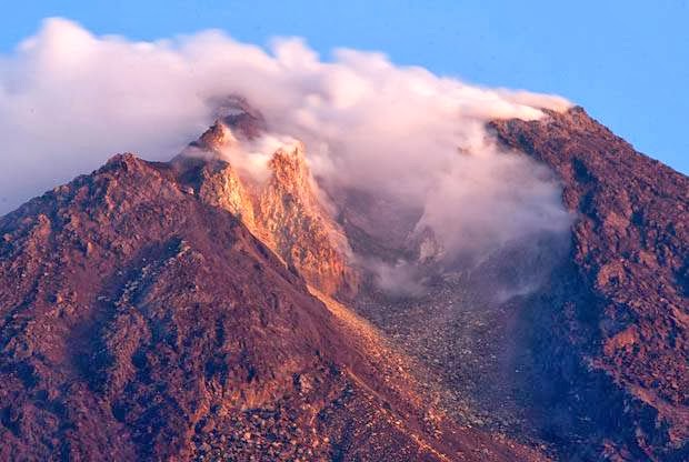 Gunung Merapi kembali Aktif 10 Maret 2014 | E-Learning