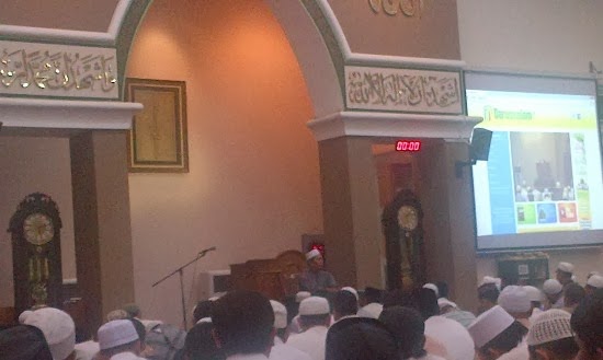 Bertambah Ilmu di Masjid Darussalam Kota Wisata Cibubur
